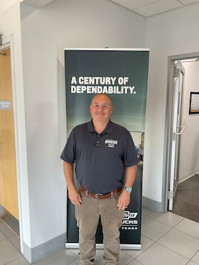 Staff member Andy Billiel from ID_bf77fa02817b