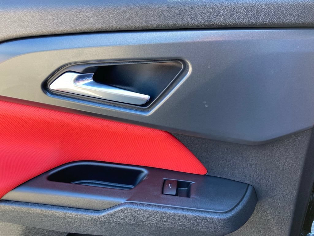 2025 Chevrolet Equinox EV RS - Photo 18