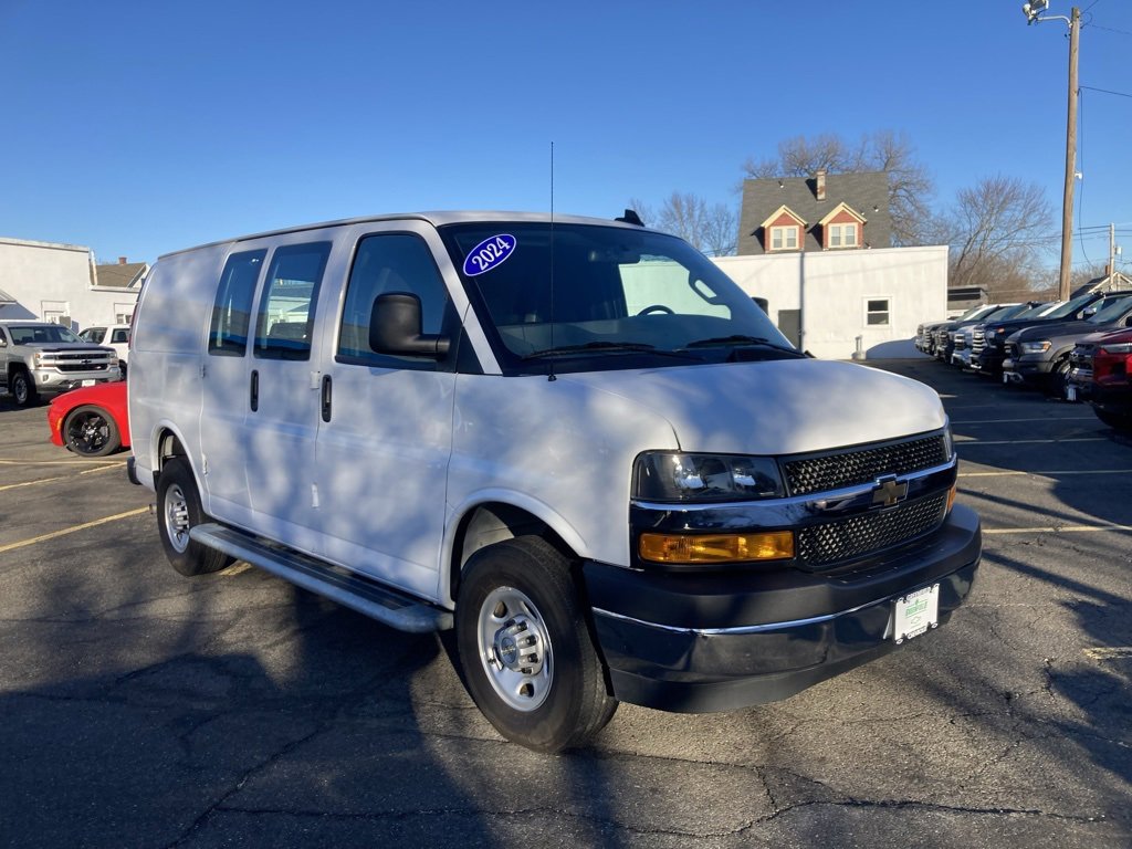2024 Chevrolet Express Cargo Work Van's photo