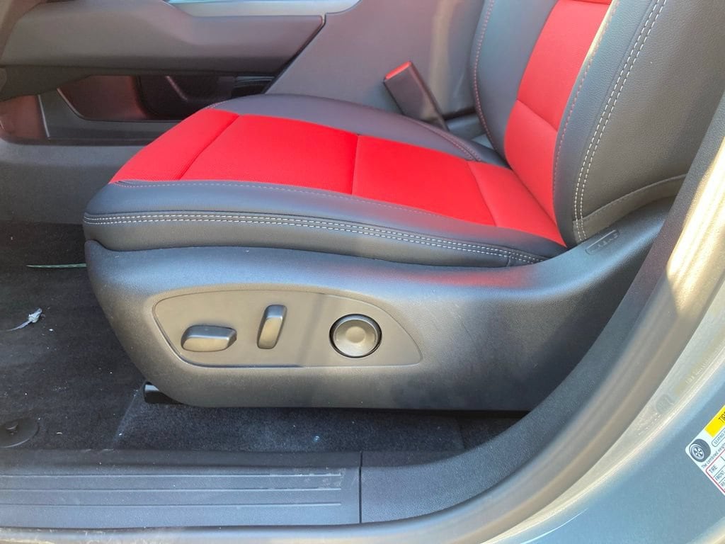 2025 Chevrolet Equinox EV RS - Photo 5