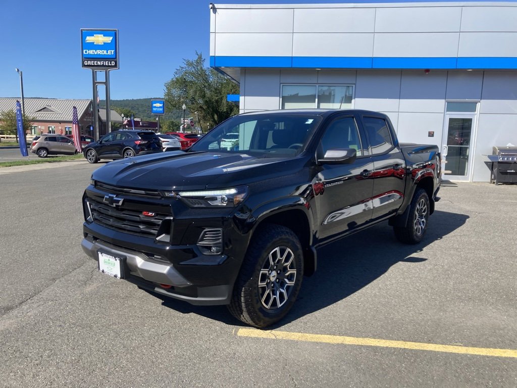 2025 Chevrolet Colorado Z71 photo 3