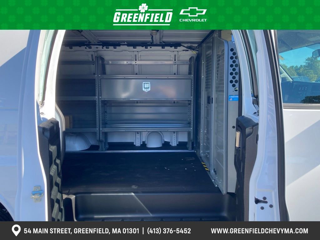 2025 Chevrolet Express Cargo Work Van - Photo 18