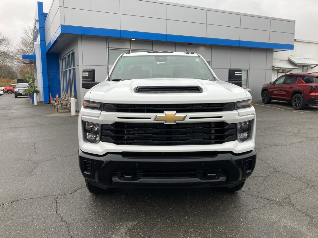 2026 Chevrolet Silverado 2500HD Custom photo 2