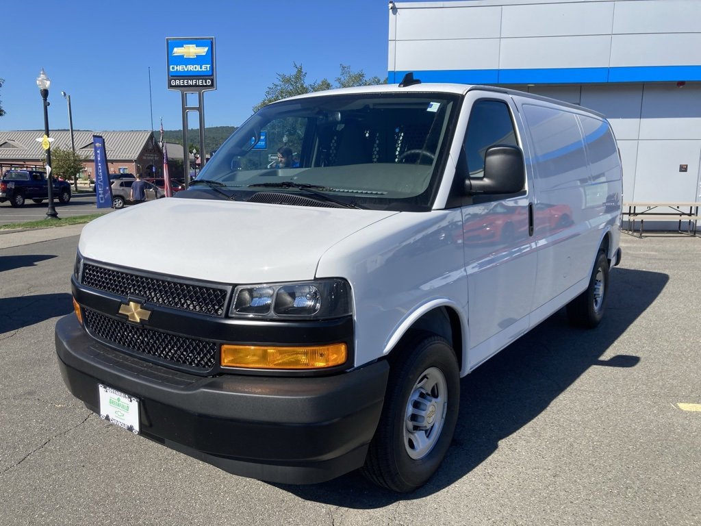 2025 Chevrolet Express Cargo 3500 Van photo 2