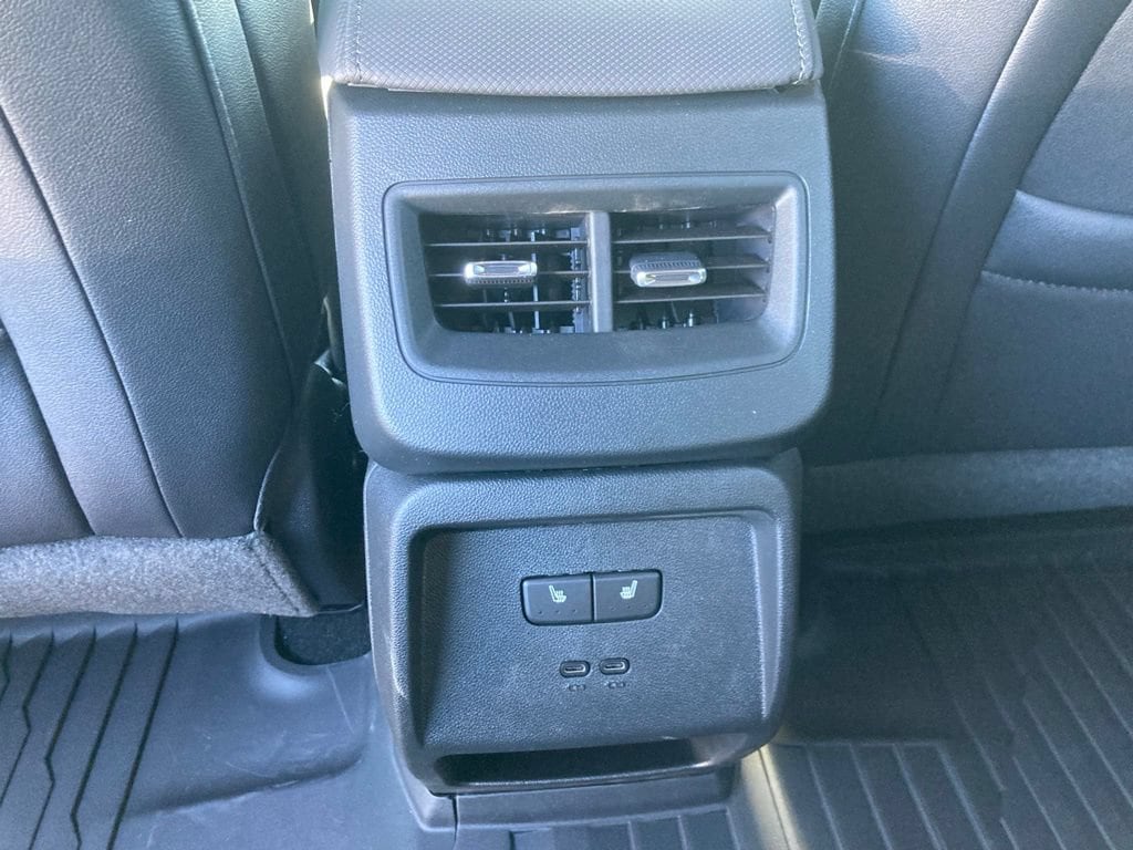 2025 Chevrolet Equinox EV RS - Photo 16