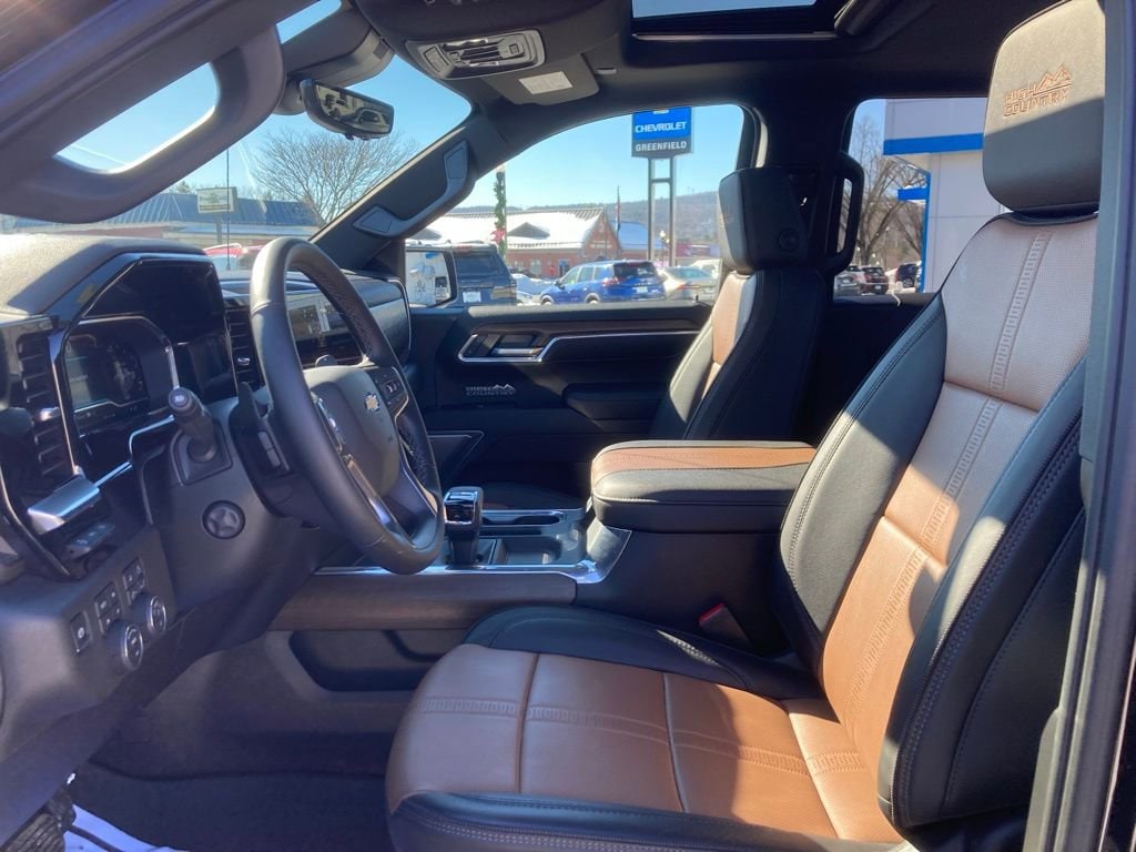 2025 Chevrolet Silverado 1500 High Country - Photo 9