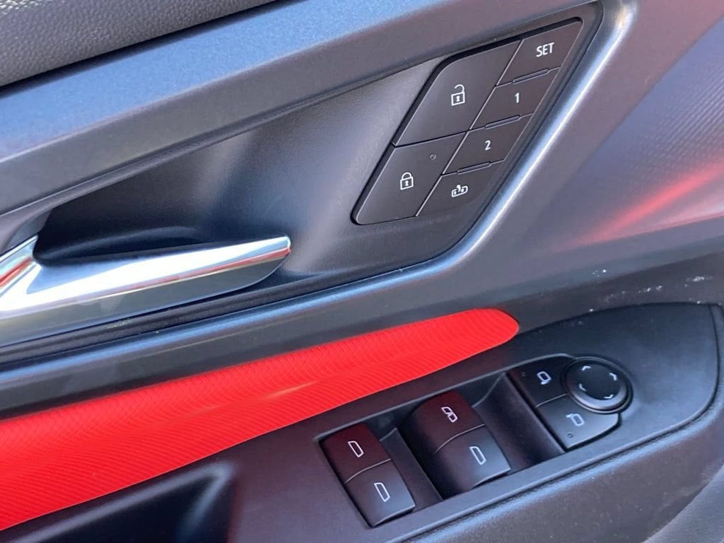 2025 Chevrolet Equinox EV RS - Photo 15