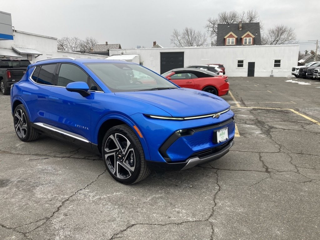 2026 Chevrolet Equinox EV 2LT's photo