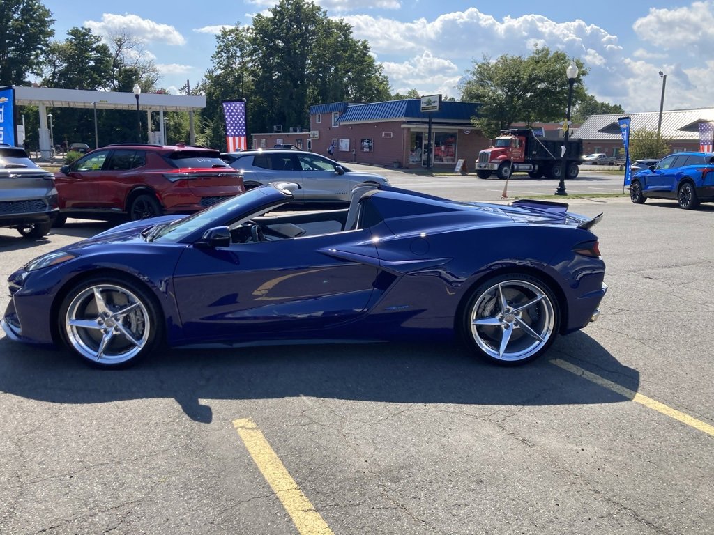 2025 Chevrolet Corvette E-Ray 3LZ Convertible photo 4