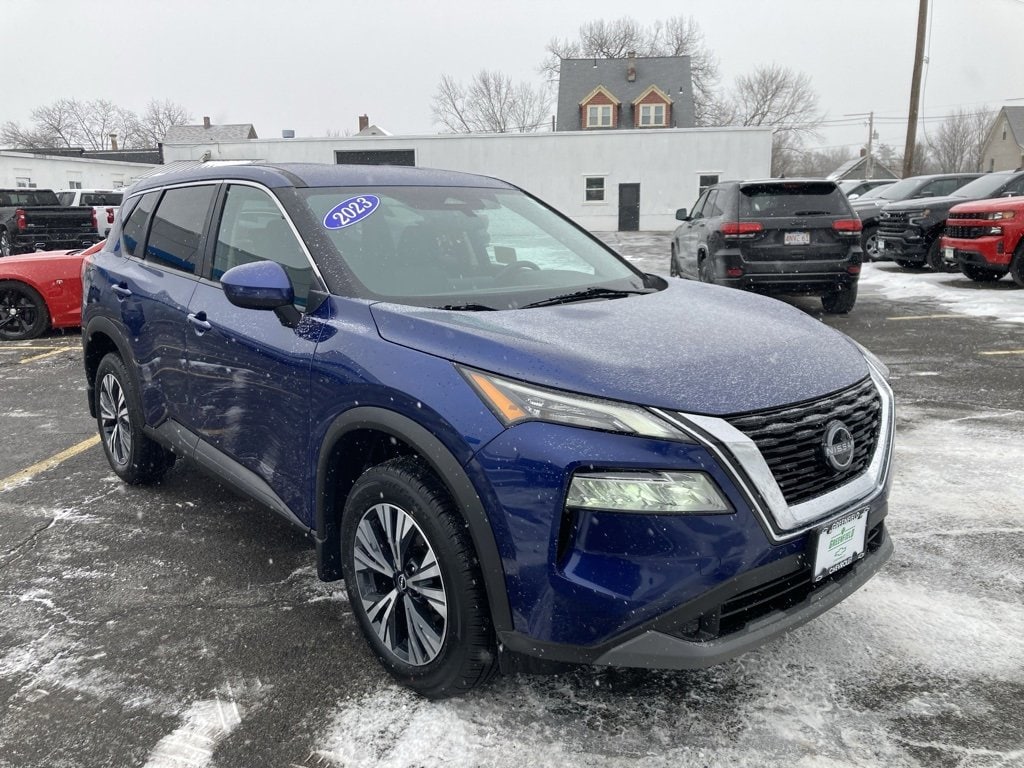 2023 Nissan Rogue SV's photo