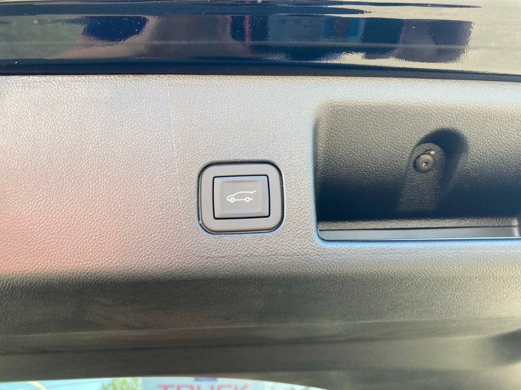 2025 Chevrolet Equinox EV RS - Photo 19