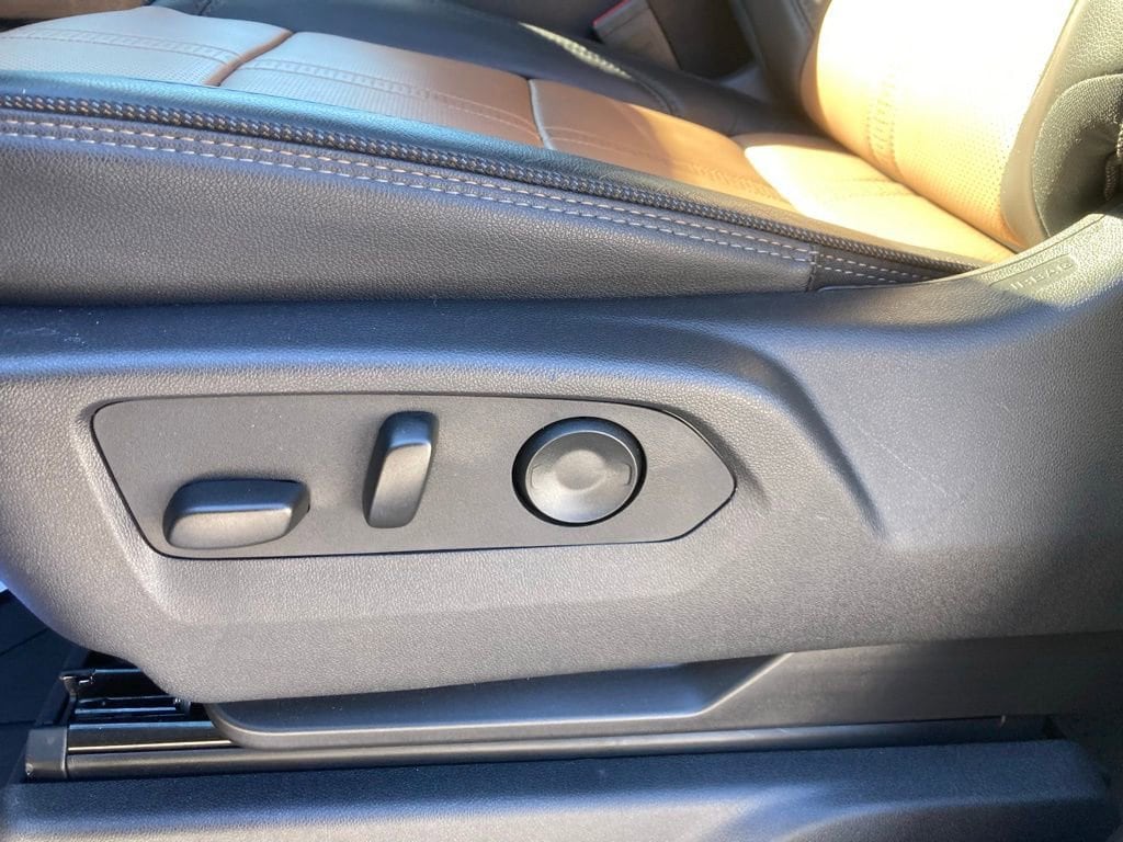 2025 Chevrolet Silverado 1500 High Country - Photo 11