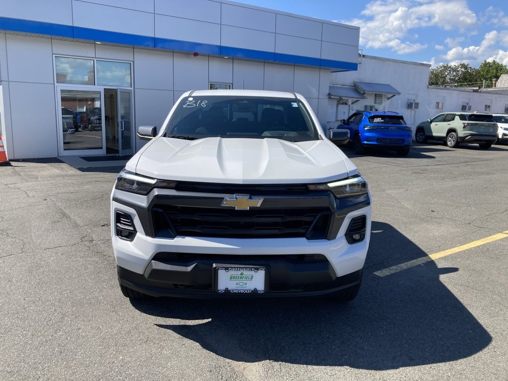 2025 Chevrolet Colorado Work Truck LT photo 2
