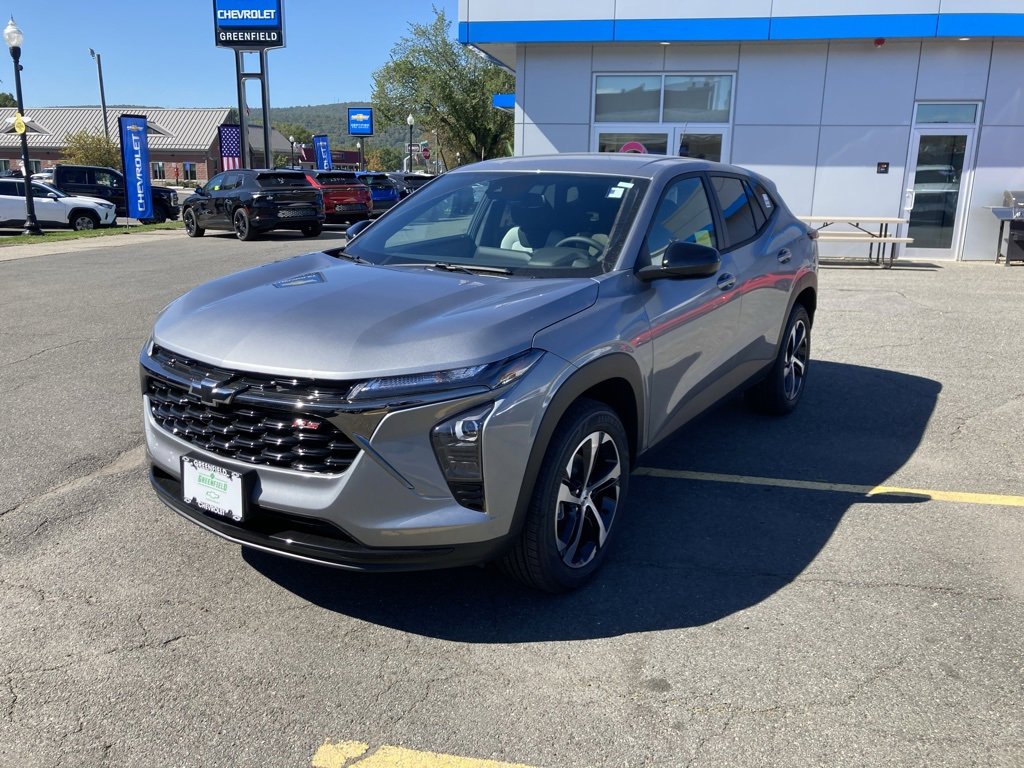 2026 Chevrolet Trax photo 2
