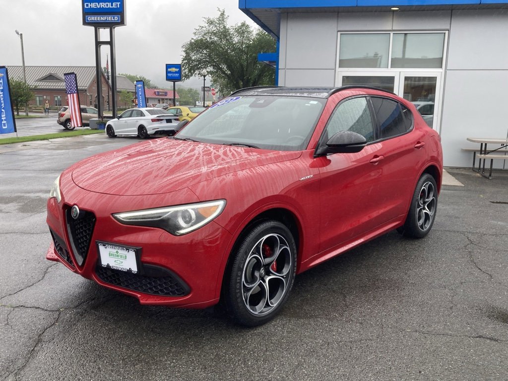 2022 Alfa Romeo Stelvio Ti Sport photo 3