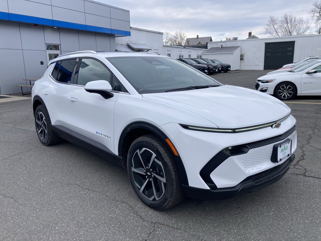 2026 Chevrolet Equinox EV 2LT's photo