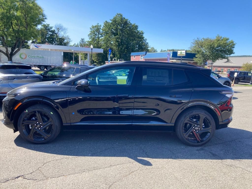 2025 Chevrolet Equinox EV RS - Photo 21