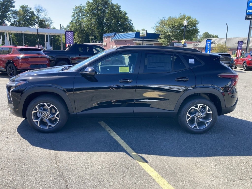 New 2025 Chevrolet Trax LT SUV