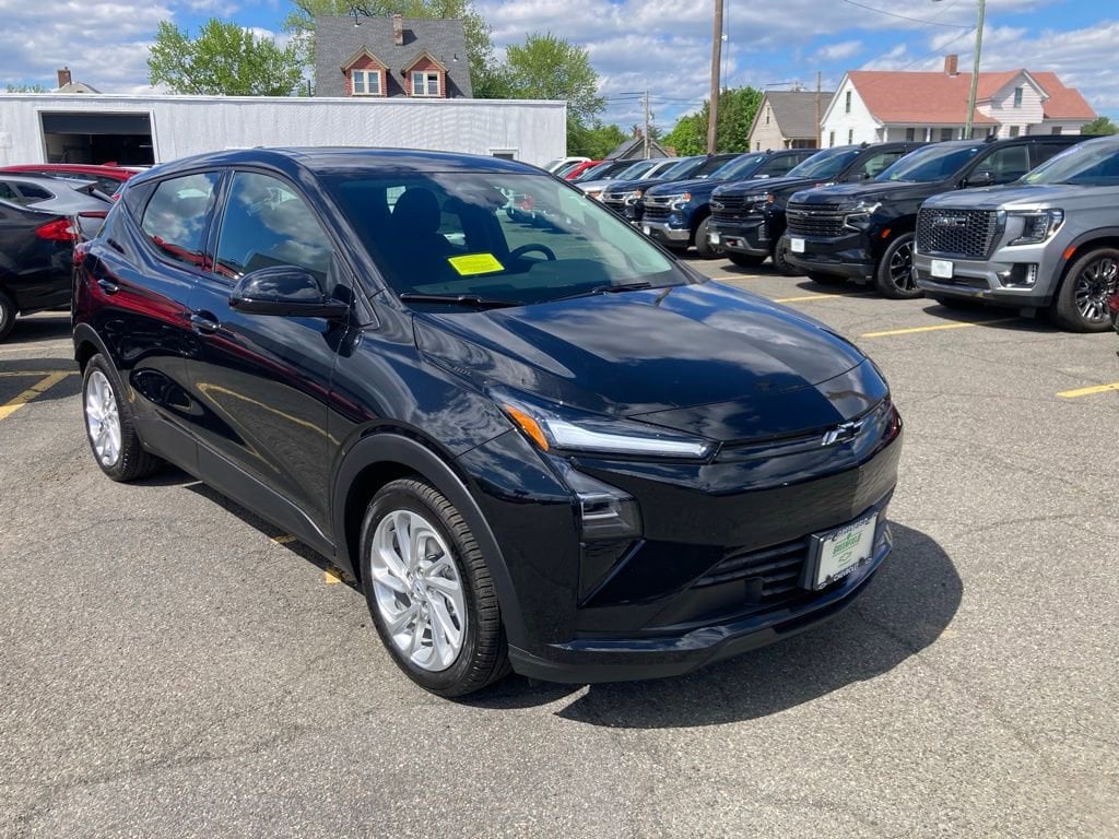 2027 Chevrolet Bolt EV LT Auto's photo
