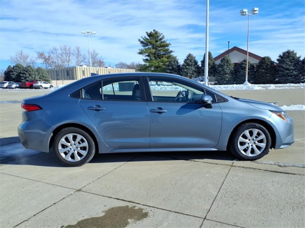 Used 2020 Toyota Corolla LE Sedan