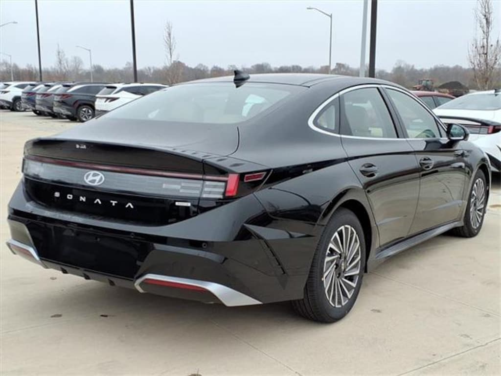New 2026 Hyundai Sonata Hybrid Limited Sedan