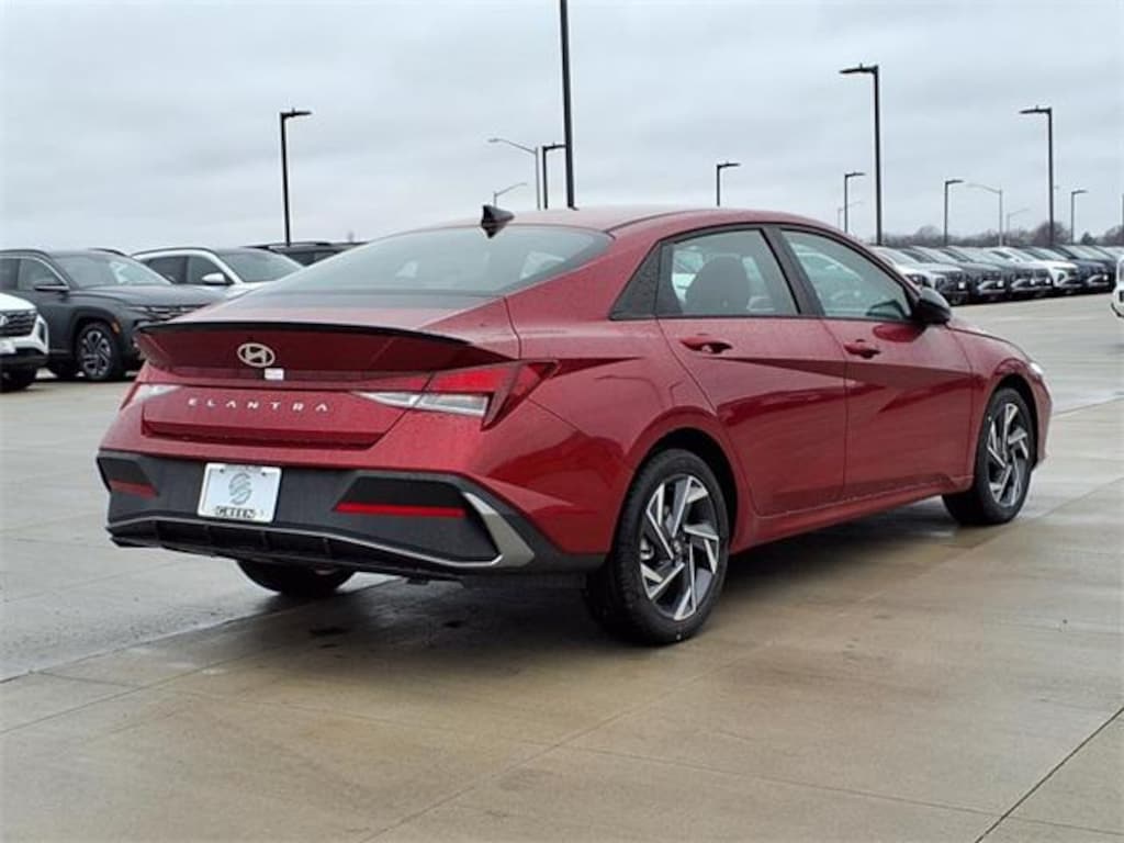 New 2025 Hyundai Elantra SEL Sport Sedan