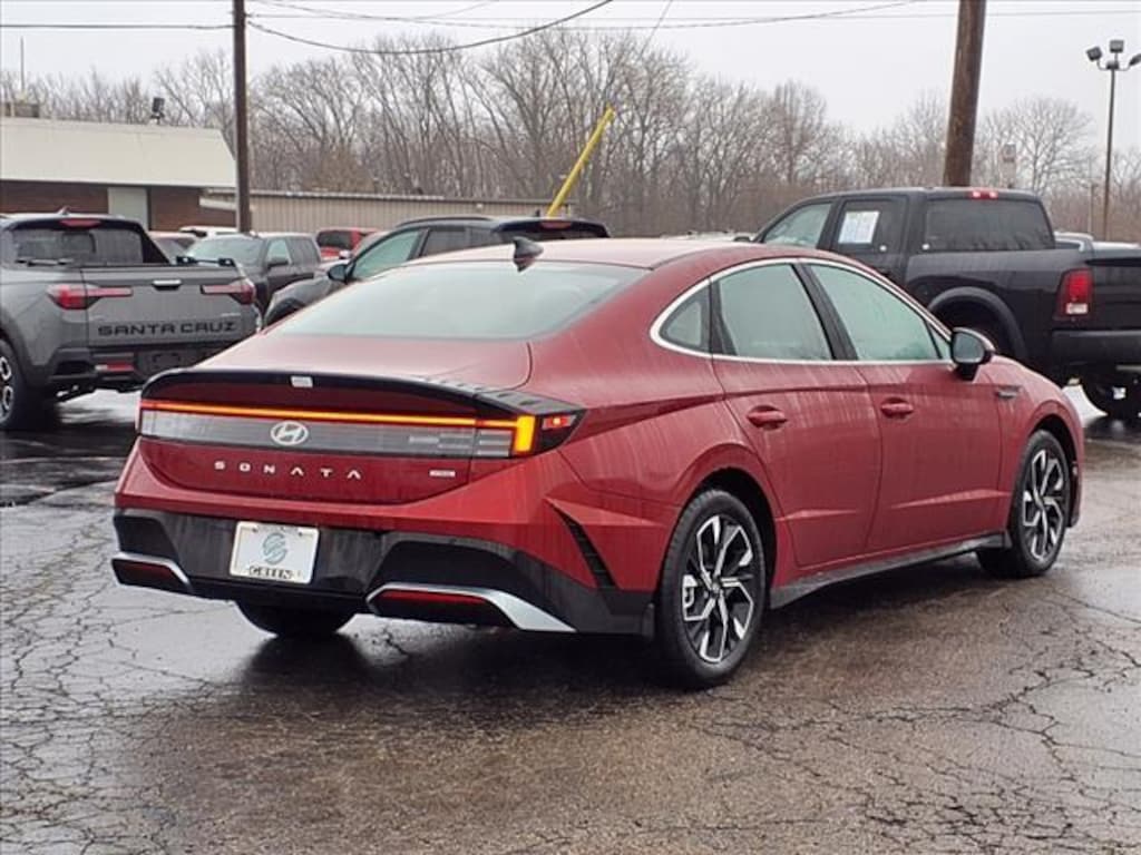 New 2025 Hyundai Sonata SEL Sedan