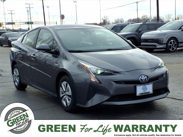 2018 Toyota Prius Two's photo