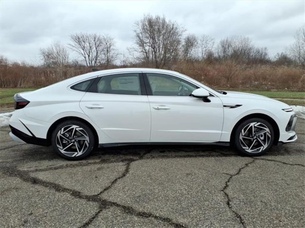 New 2026 Hyundai Sonata SEL Sport Sedan