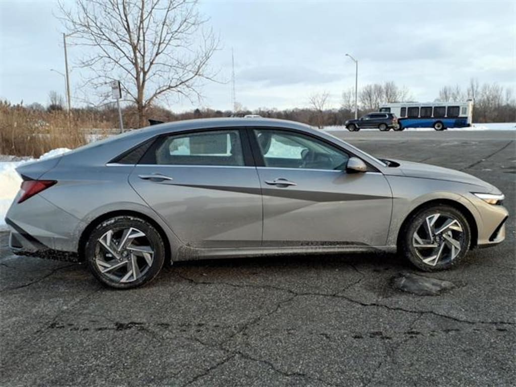 New 2026 Hyundai Elantra Limited Sedan