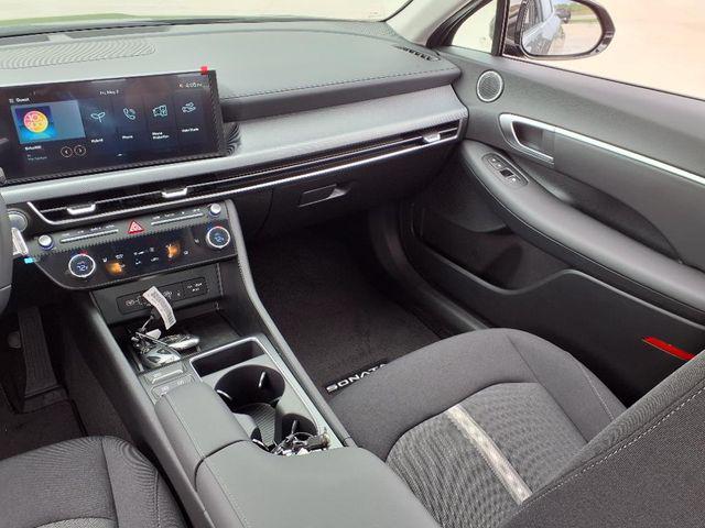 2025 Hyundai Sonata Hybrid SEL - Photo 6