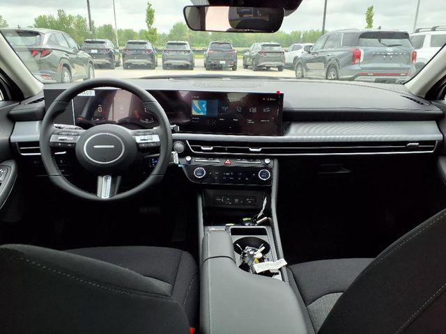 2025 Hyundai Sonata Hybrid SEL - Photo 8