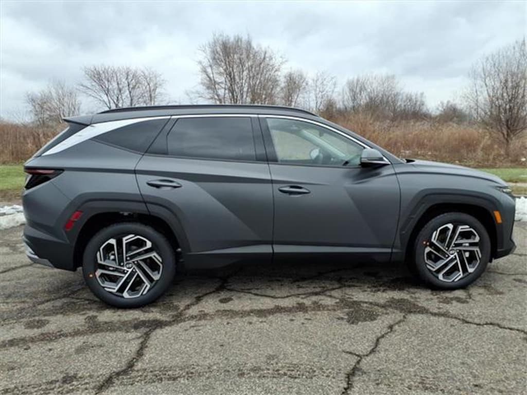 New 2026 Hyundai Tucson Limited FWD SUV