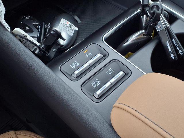 2025 Hyundai Sonata Hybrid Limited - Photo 11