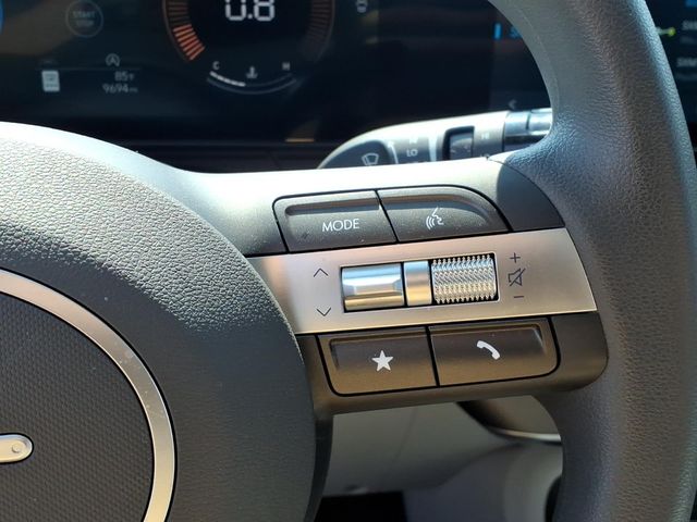 2025 Hyundai Kona SE - Photo 17