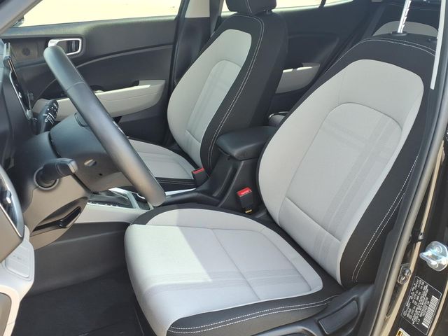 2025 Hyundai Venue SEL - Photo 21