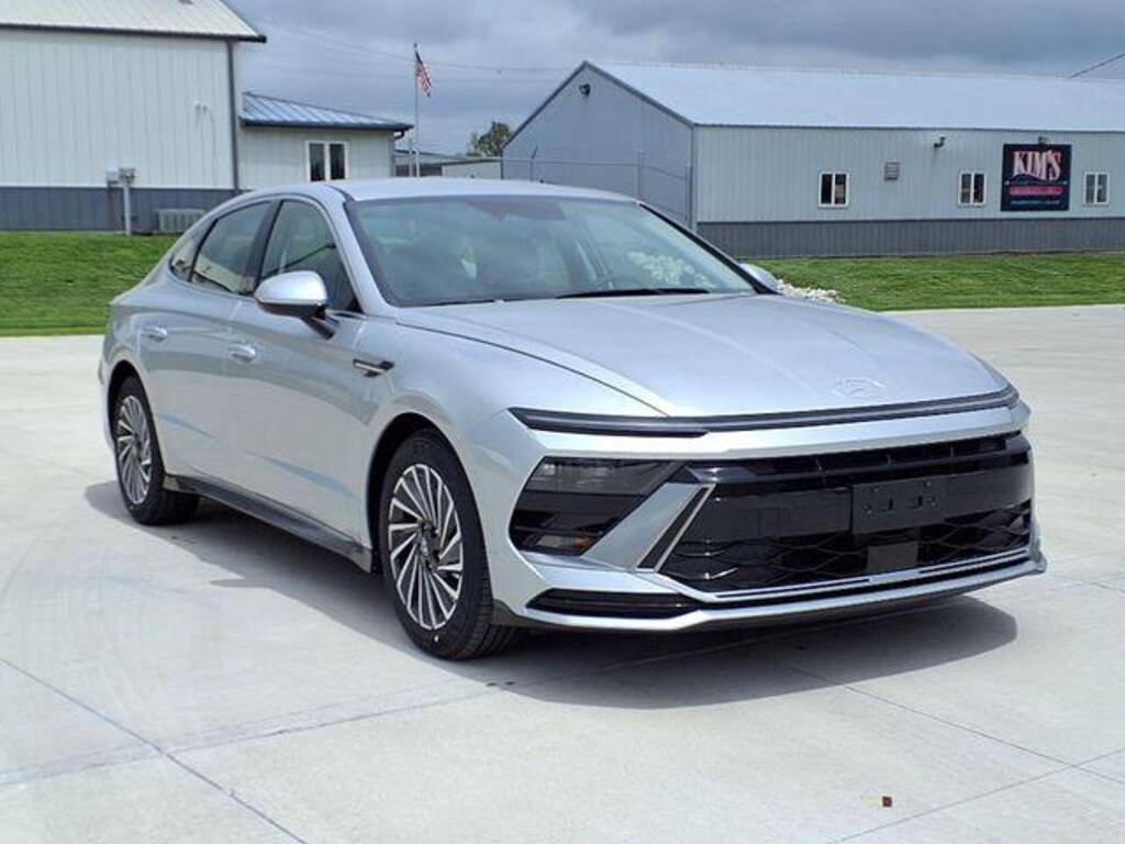 New 2025 Hyundai Sonata Hybrid SEL Sedan