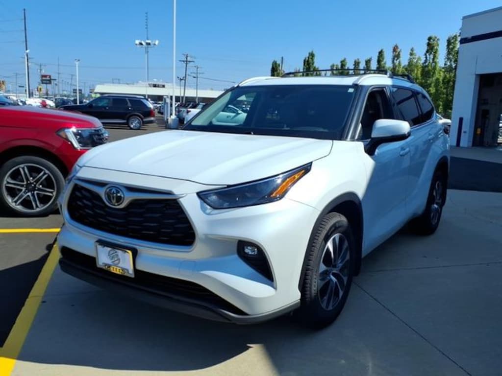 Used 2022 Toyota Highlander XLE SUV
