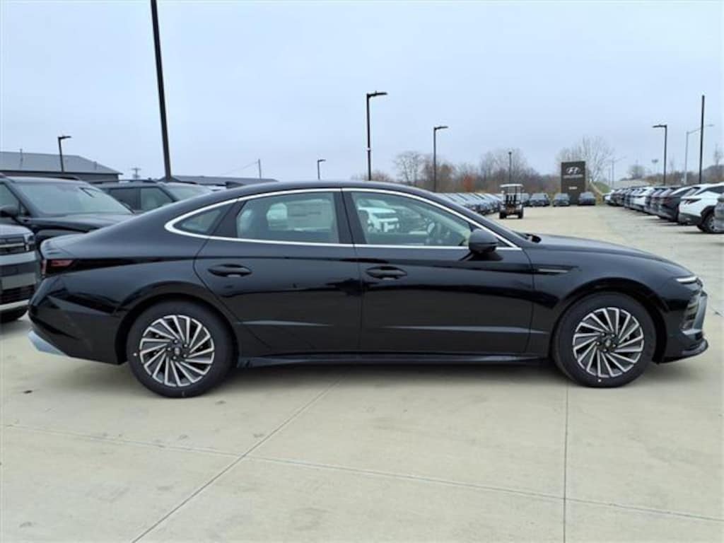 New 2026 Hyundai Sonata Hybrid Limited Sedan