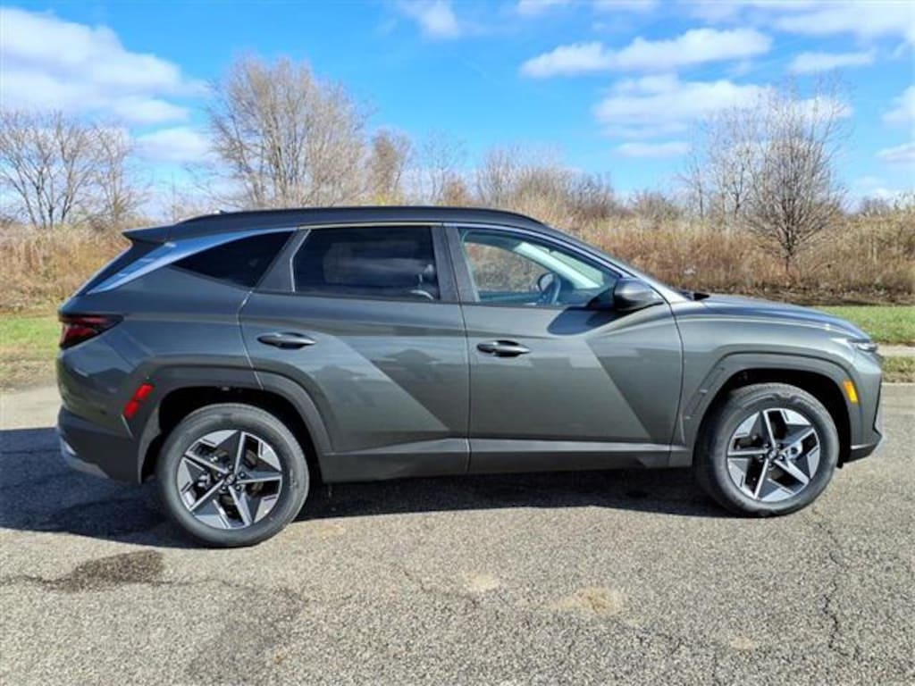 New 2026 Hyundai Tucson Hybrid SEL SUV