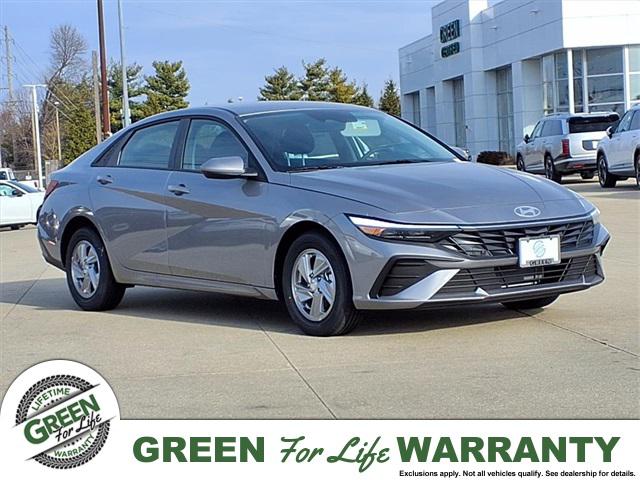 2026 Hyundai Elantra SE's photo