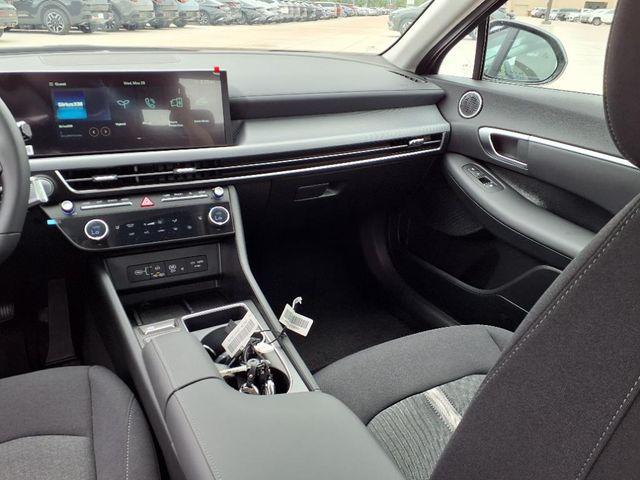 2025 Hyundai Sonata Hybrid SEL - Photo 6