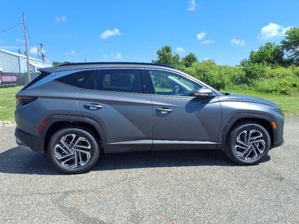 New 2025 Hyundai Tucson Limited AWD SUV
