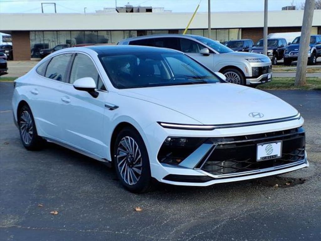 New 2026 Hyundai Sonata Hybrid SEL Sedan