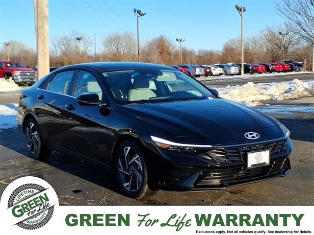 2024 Hyundai Elantra Limited's photo