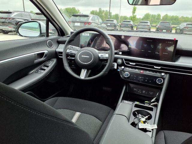2025 Hyundai Sonata Hybrid SEL - Photo 11