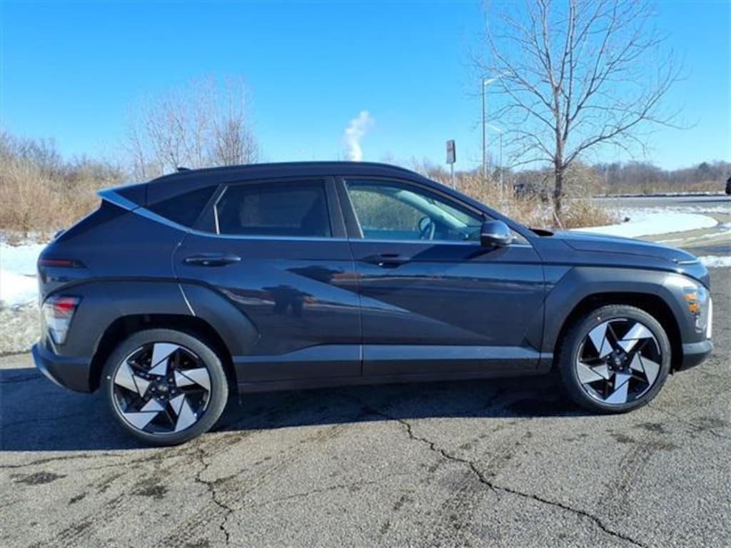 New 2026 Hyundai Kona Limited FWD SUV