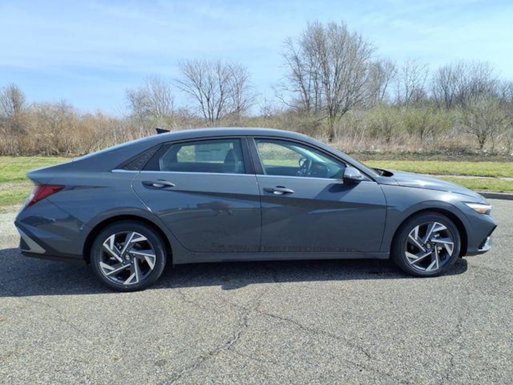 New 2026 Hyundai Elantra Limited Sedan