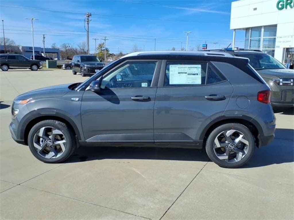 New 2026 Hyundai Venue SEL w/Two-Tone Roof SUV