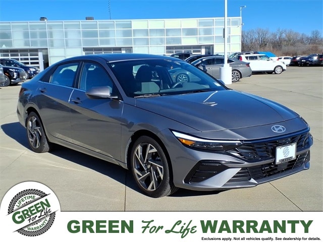 2024 Hyundai Elantra SEL's photo